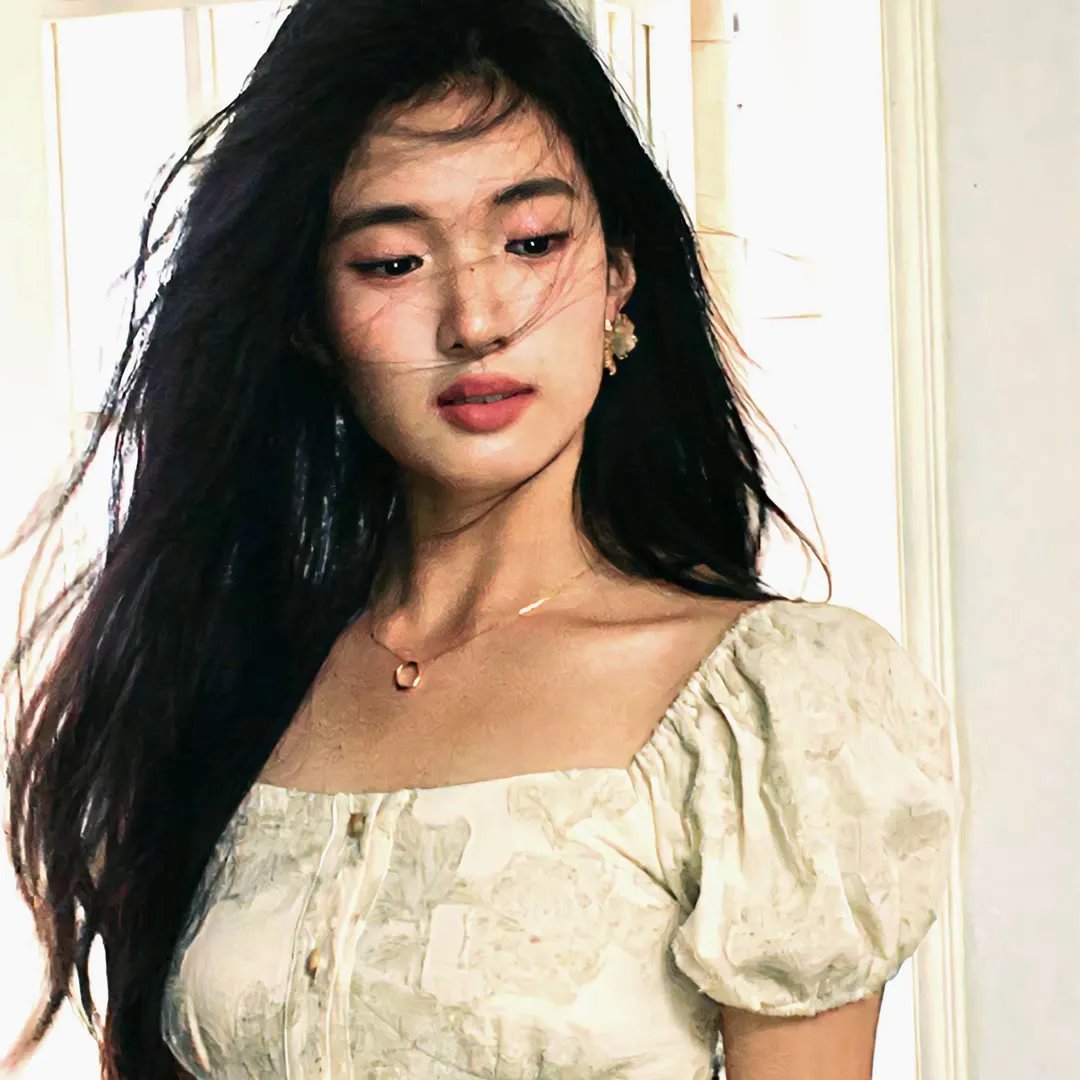 女性